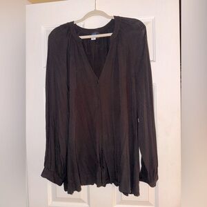 Old Navy Women’s Notched collar button down blouse; Color: Black; Size 3X